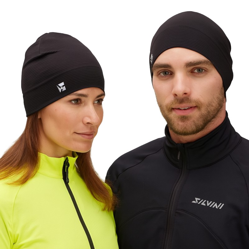 Čepice pod helmu na kolo