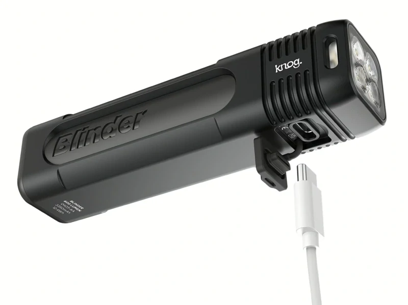 Světlo přední Knog Blinder Pro 900